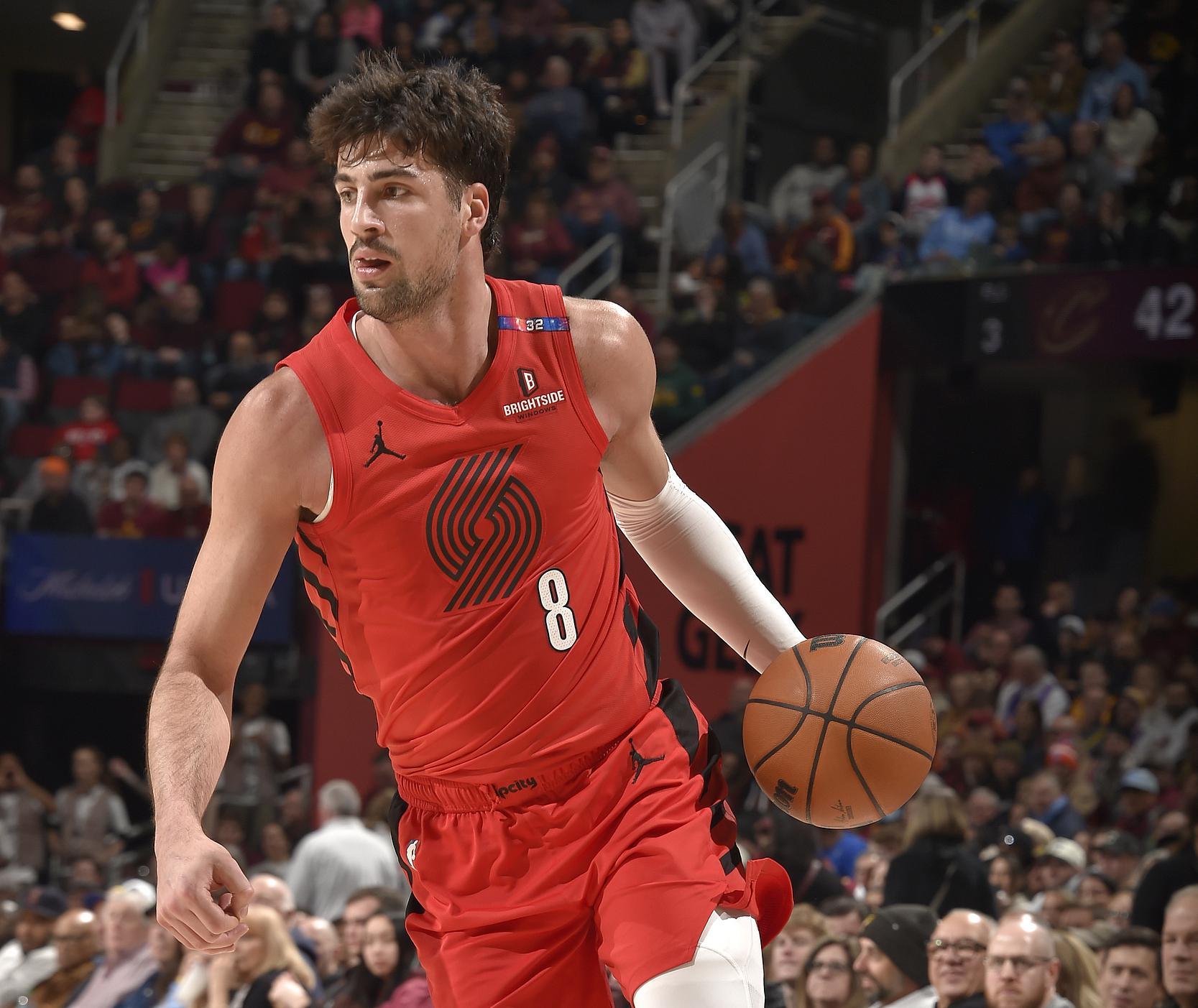 开拓者122-108击溃湖人，阿夫迪亚跨赛季9场20+，NBA还能无视？