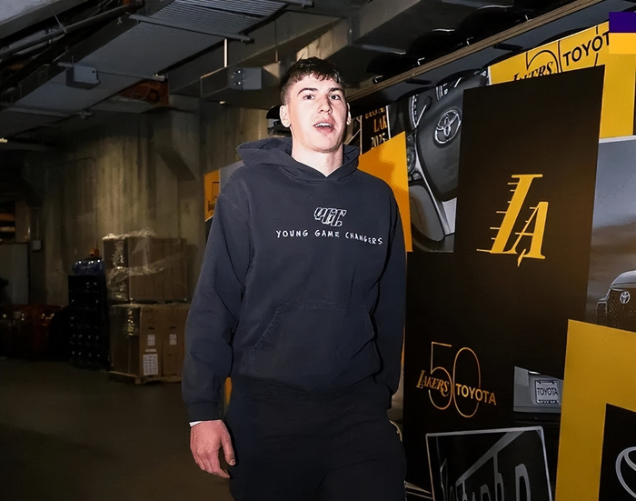 湖人108-122输给开拓者：2位首发像假人，NBA轮换还要再磨合多少场？