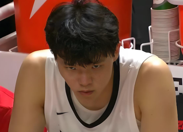 9分钟1分还要等？杨瀚森在nba被小球挤成替补危机