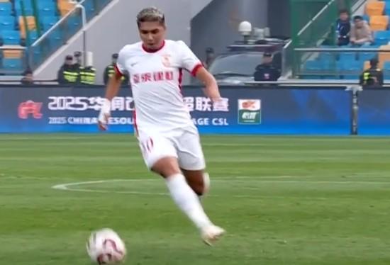 中超联赛第28轮：亚泰2-2津门虎，艾菲尔丁·艾斯卡尔第100次出场别硬装成熟