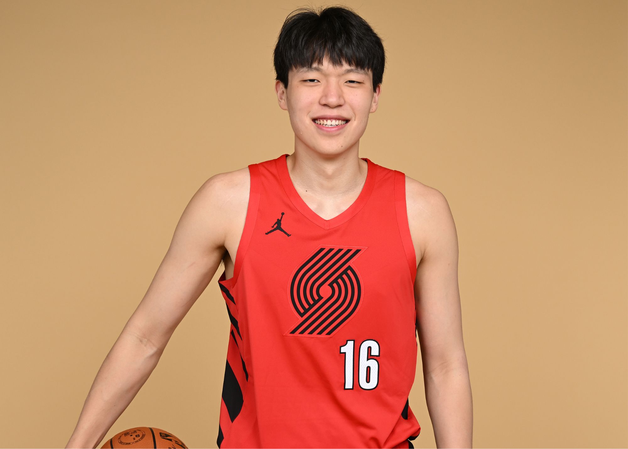 开拓者122-108赢球，杨瀚森8分36秒出场：NBA生存还是练级？