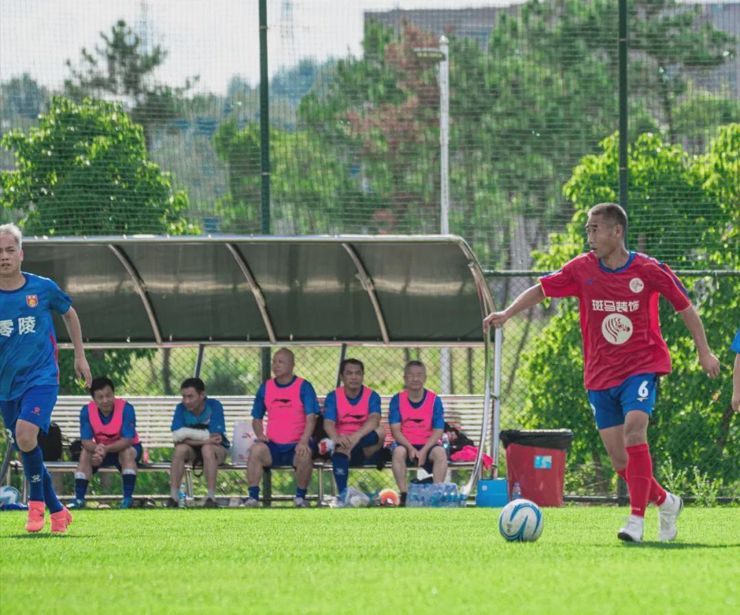 981场、321队大阅兵：新疆县域足球赛像英超还是NBA的江湖？