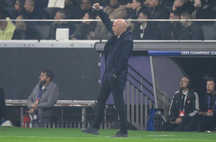 英超阴霾下的1句话：罗马诺撑住利物浦斯洛特还是在托词？