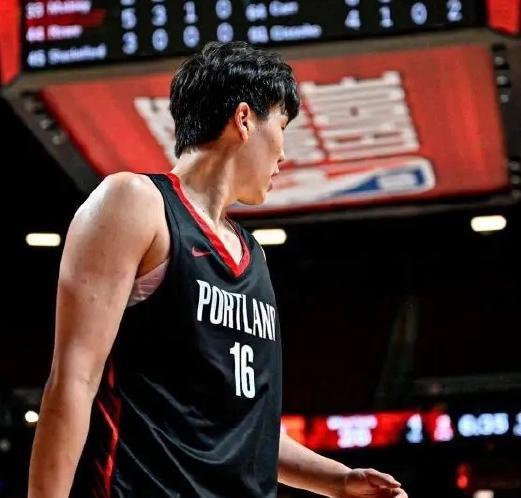 122-108轻取湖人，杨瀚森8分钟1分，nba真需要他多久？