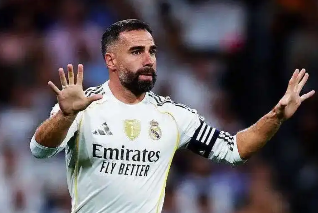 2位巴萨高层怒拆卡瓦哈尔：西甲争议像红牌，战术场变街头