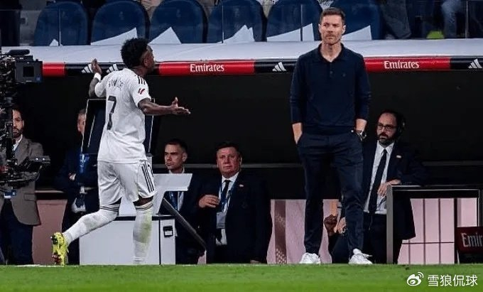 合同到2027、皇马在西甲的选择题：维尼被姆巴抢戏还是被卖？