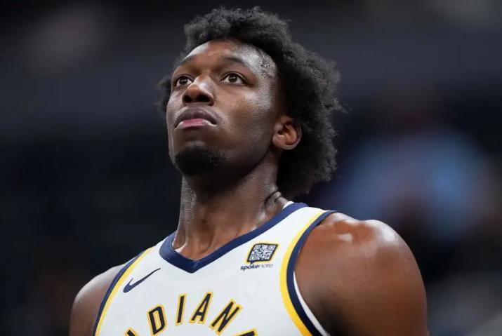 24岁怀斯曼被步行者队清洗？10月28日NBA又一笔烂摊子（勇士更衣室的账）