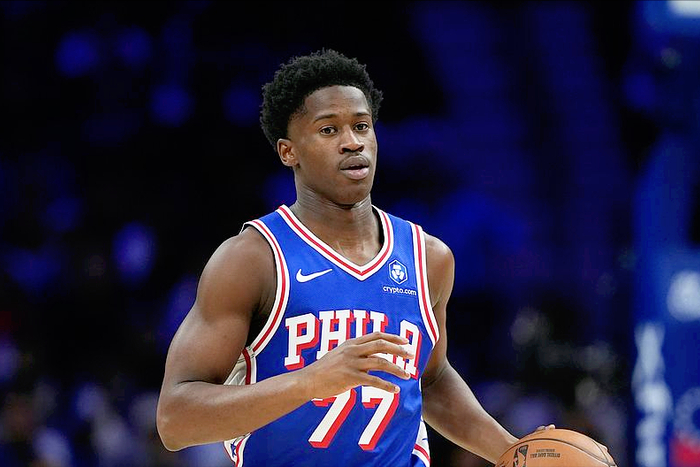 136-124惊天大戏：20岁新秀3场撕裂NBA纪录，恩比德还能安安心心养伤吗？