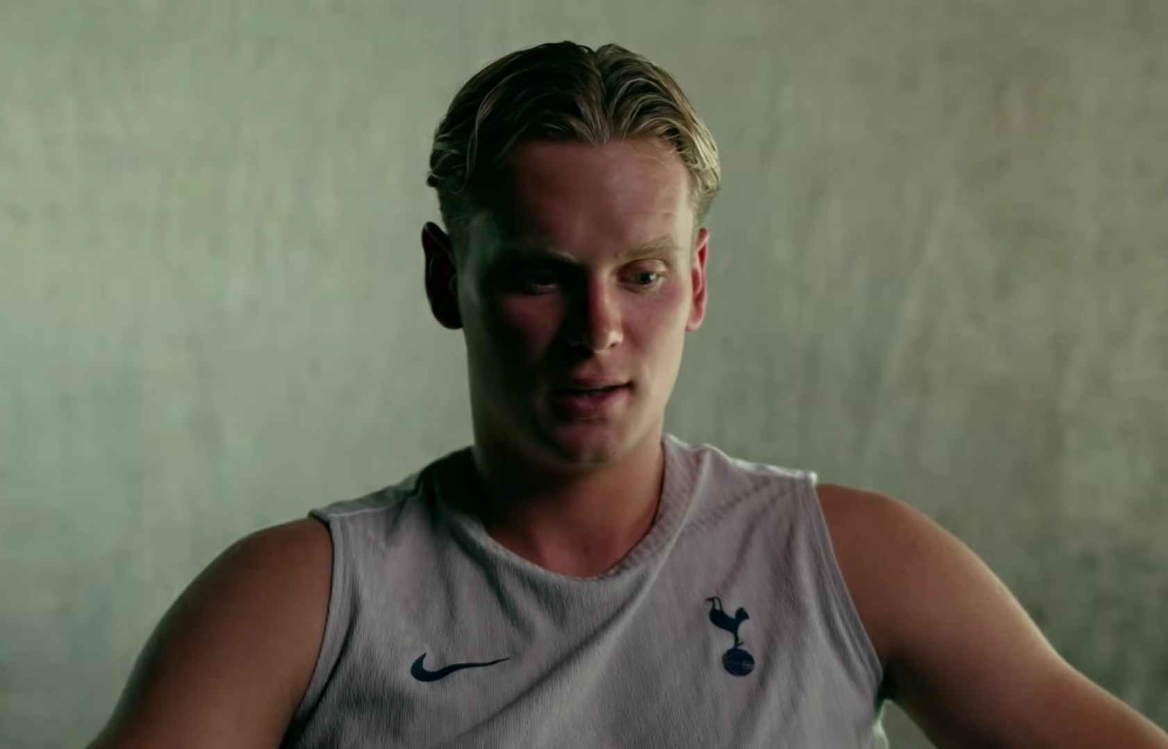 21岁金斯基走出布拉格，英超首季5场首秀对利物浦两次关键扑救