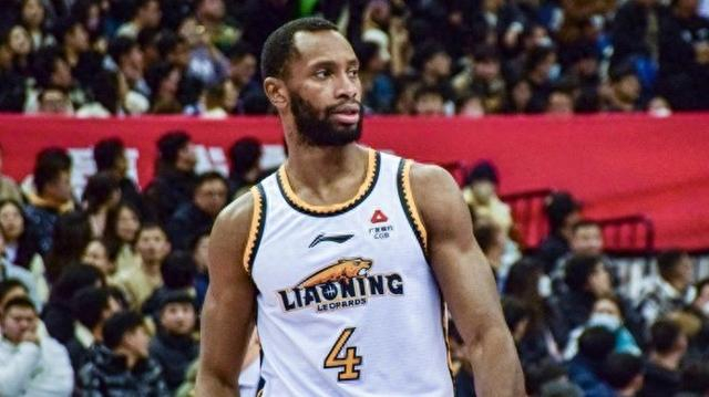 3外援到位！CBA上海大鲨鱼签下35岁弗格，冠军戒指能填补短板吗