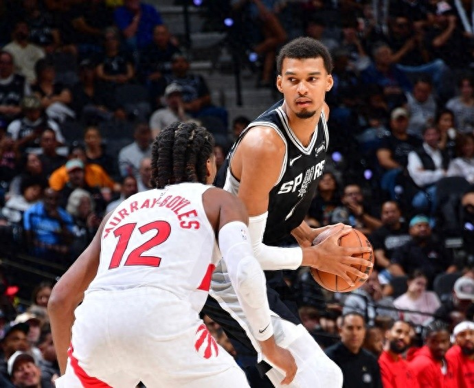 马刺121-103翻盘猛龙，4胜0负的威慑力能把NBA搅黄吗？