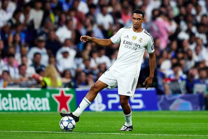 卡瓦哈尔伤停3月？皇马中场三剑客抢位，西甲排兵成谜