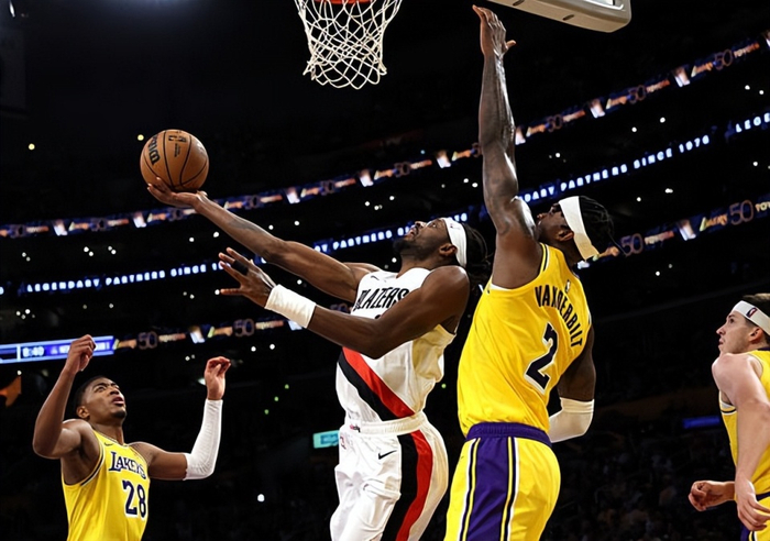 开拓者122-108击败湖人，格兰特替补22分搅局NBA