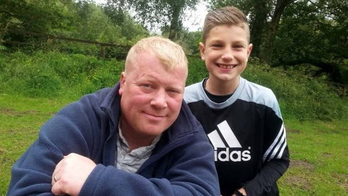 曼联1分钟默哀：英超之外的伤痛，里斯-本内特获全队支持