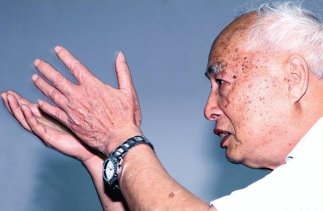 1974一次扫街式选材，冼迪雄造就8名国脚：广东足球的青训底牌比甲A都稳得多