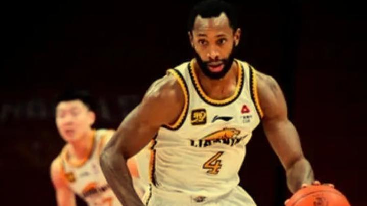 CBA地震：弗格5季别离，上海夺回扣篮王冲击冠军