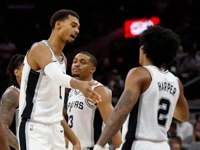 2年后重排NBA2023届：4场4胜开局，状元还能顶到MVP级别吗？