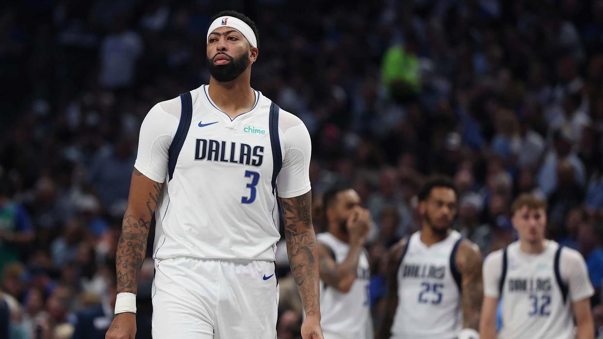 33岁安东尼·戴维斯开局告急，独行侠伤病链+交易谈判搅局NBA争议