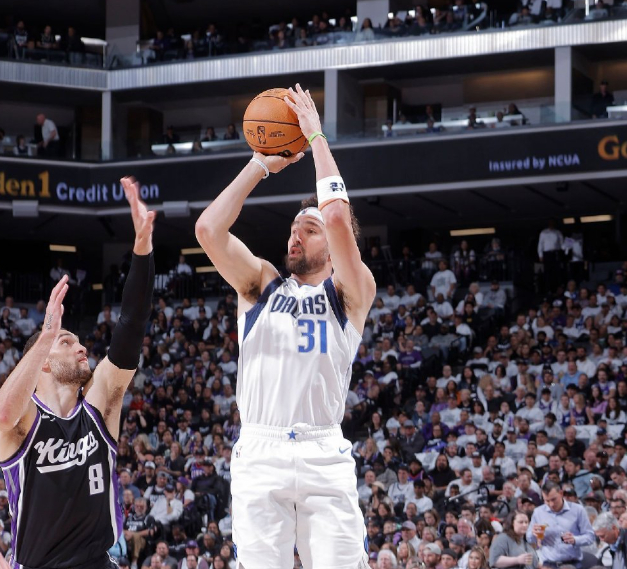 15.2分变迁：NBA里克雷·汤普森从勇士高塔到独行侠试金石（两年合同）