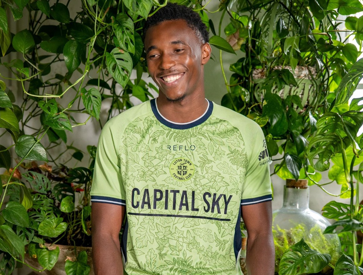 足总杯1000树/球：卢顿对绿色森林流浪，这就是英超也能秀环保的戏码？