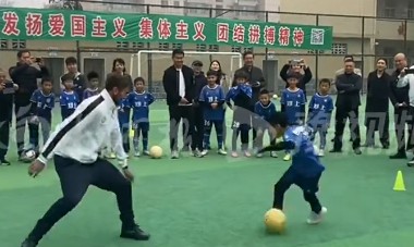 10月22日出发，斯托克波特郡访华带队人、名宿亮相英超与英冠话题