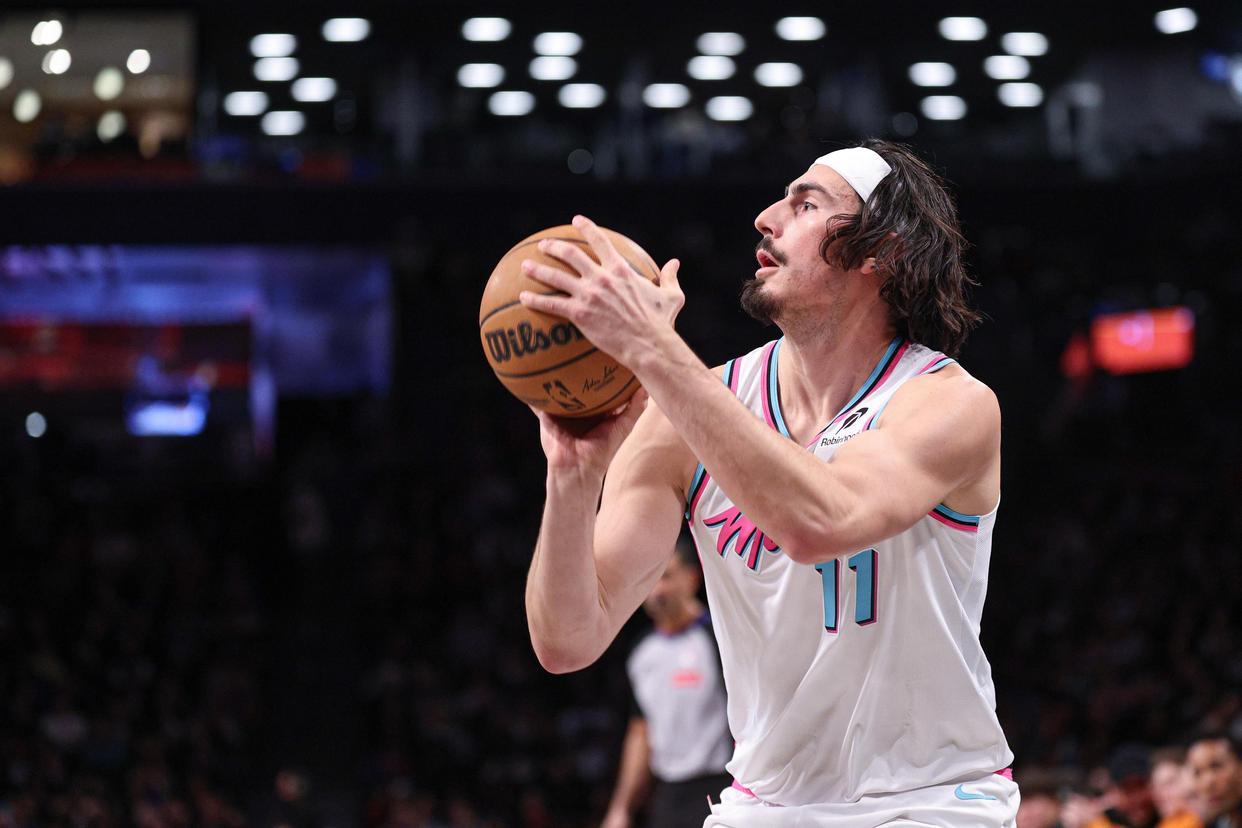 热火144分大胜黄蜂,NBA这场7人上双谁是真主角?