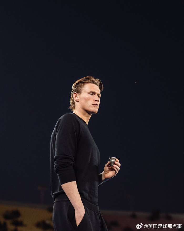 1年后重返英超？麦克托米奈被那不勒斯式爱慕困在意甲