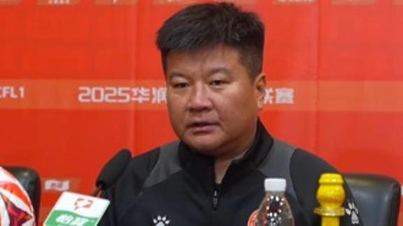 中甲冠军升中超，李金羽用航拍和人情术留住外援费利佩