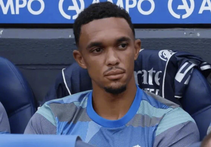 4个月的尴尬：阿诺德复出后，贝林厄姆在英超和欧冠的右后卫问题有多大？