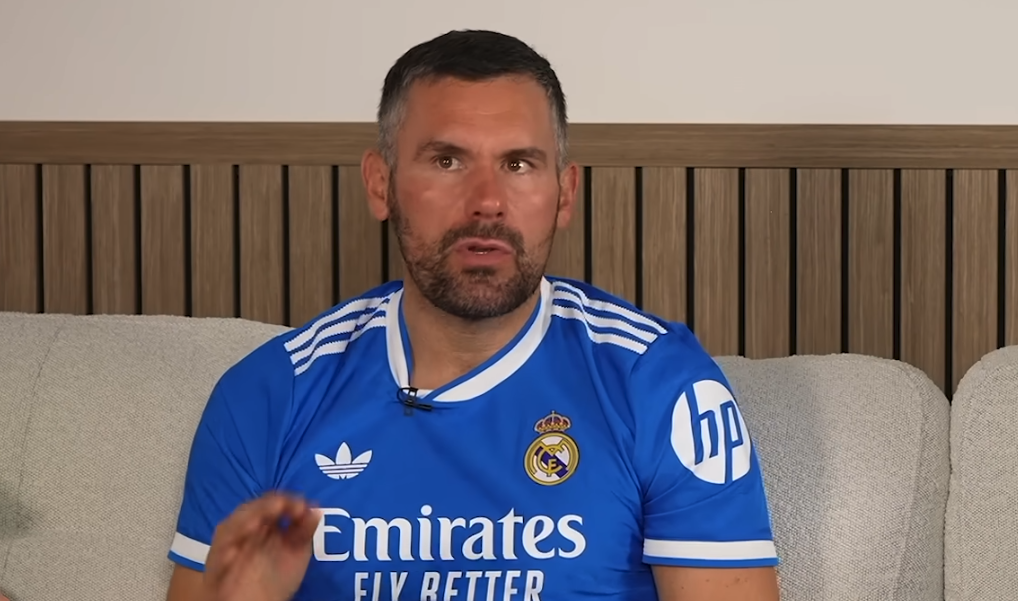 曼联4-2胜布莱顿：59分钟那扑救，比英超哨声更值钱