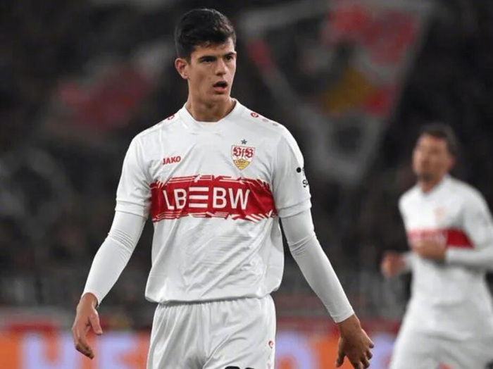 1350万回购权在握？20岁后腰从德甲到皇马的戏码