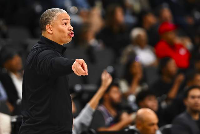 勇士98-79击退快船队，快船15分崩盘，NBA磨合还是闹剧？