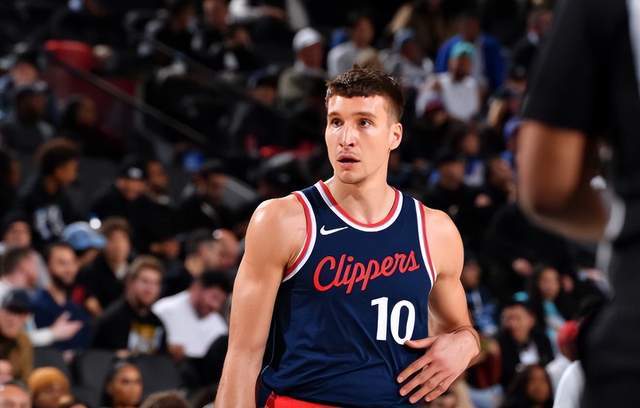 NBA10月29日：快船队79分被勇士98分碾压，换帅呼声高涨的第1场定心丸