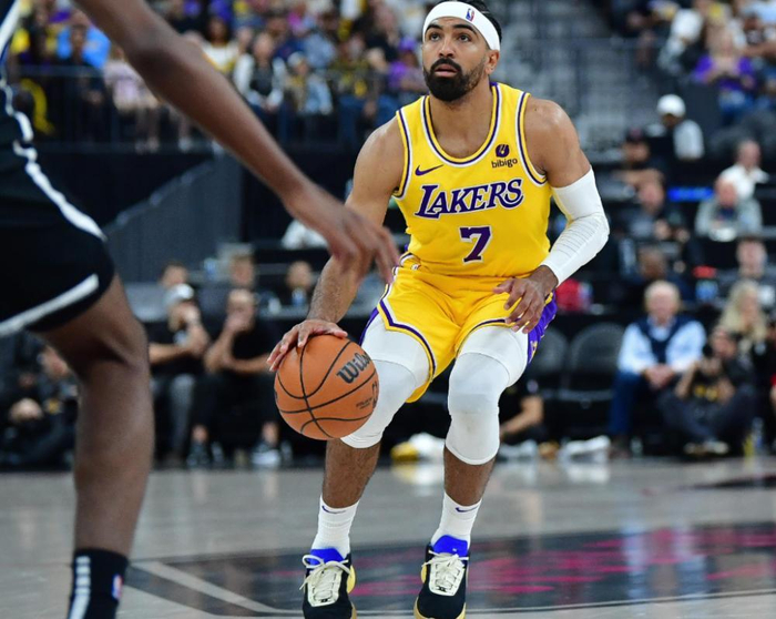 2胜1负开局的湖人被现实敲醒：文森特左踝扭伤或缺2至4周，NBA轮换吃紧