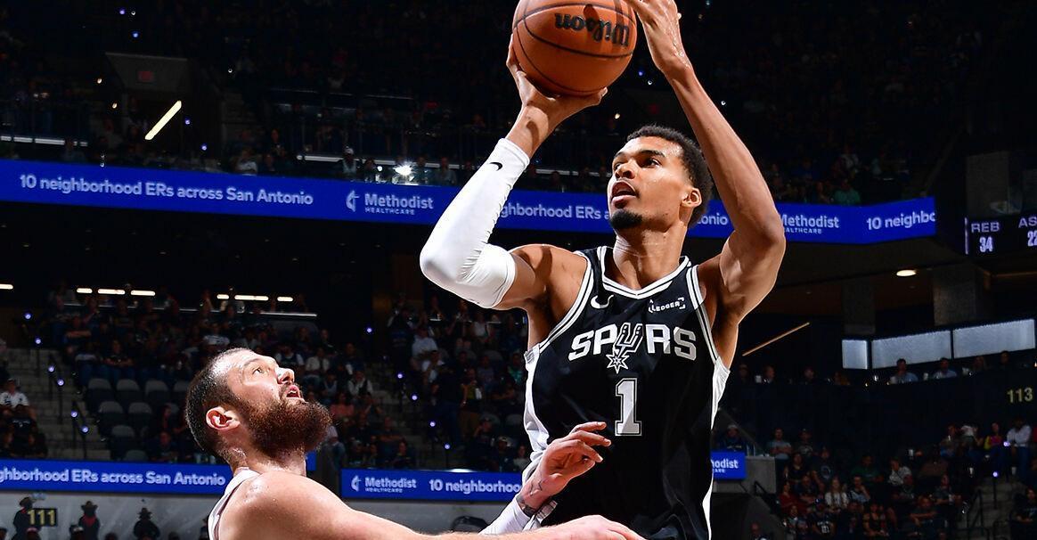 马刺12连胜惊掉下巴？文班亚马冲击MVP和DPOY，NBA又有王者苗子