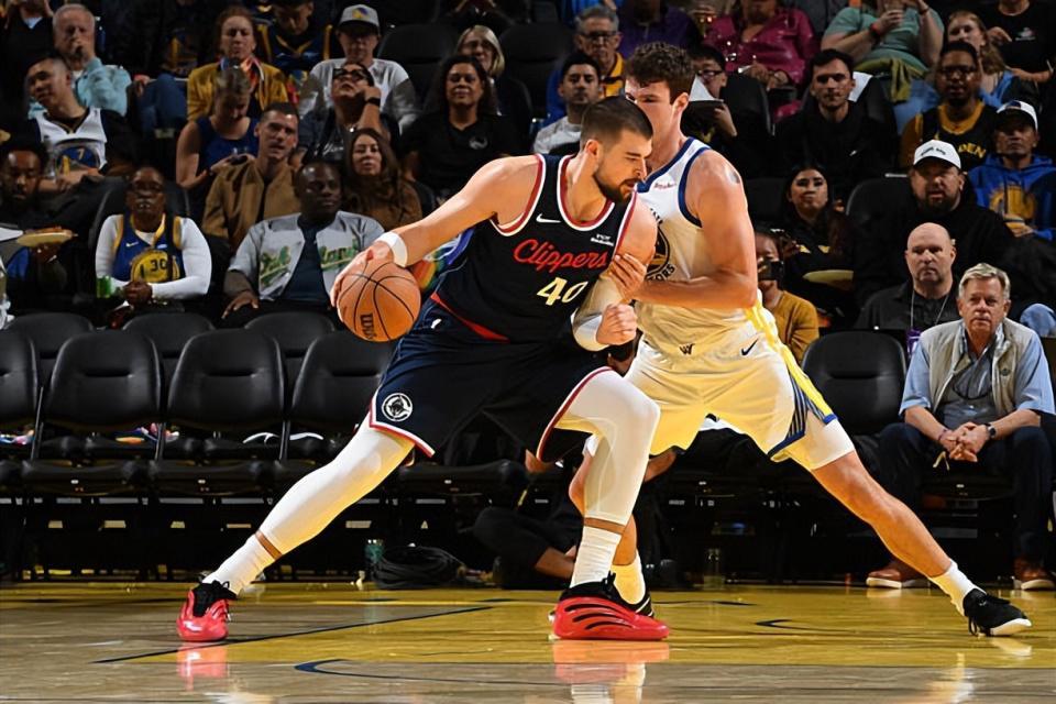 98-79，勇士碾压快船：NBA内线失守，快船2胜2负还靠谁撑场？