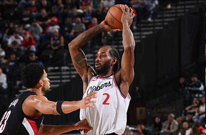 114-107险胜，第三节32-22反扑：快船在NBA靠考瓦伊·莱昂纳德30分站稳