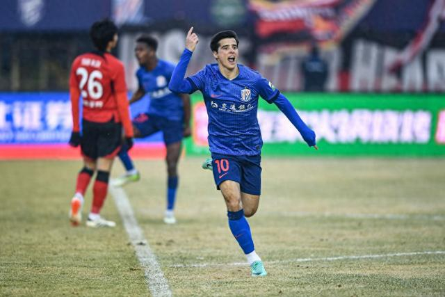 补时第16分钟：特谢拉疑吐口水，足协第31期评议激怒中超