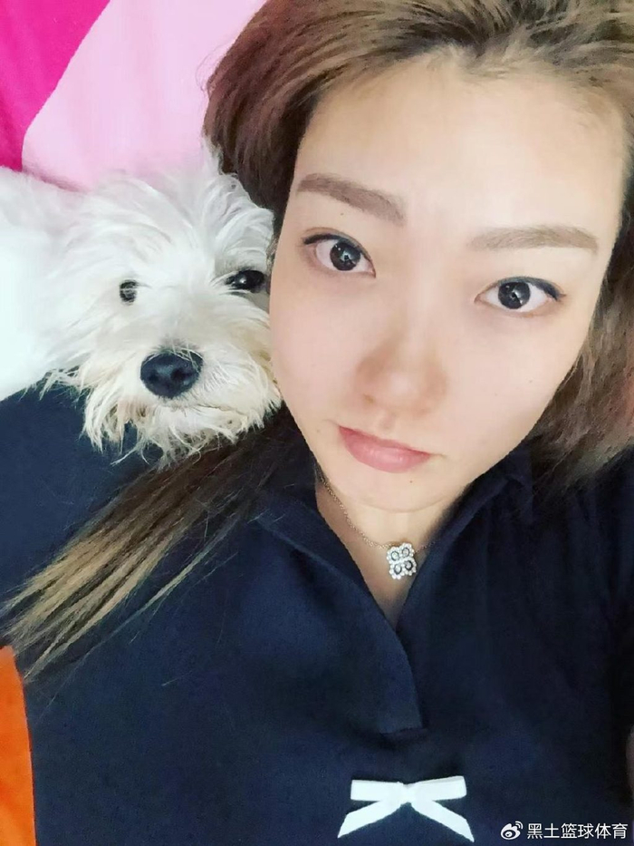 2年风波，李梦回家晒KACA，WCBA的感情戏比比赛还热