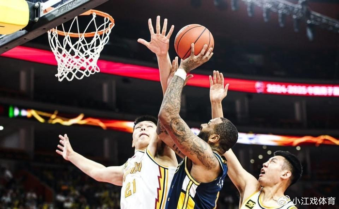 四外援已定，CBA新赛季广东男篮能扛住变数吗？杜锋该不会还想靠旧把戏吧