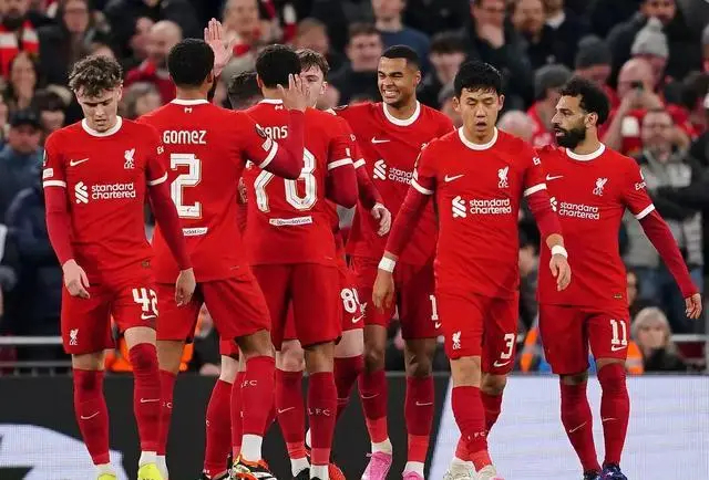 英超四连败背后：范戴克不插上，利物浦还能靠谁？