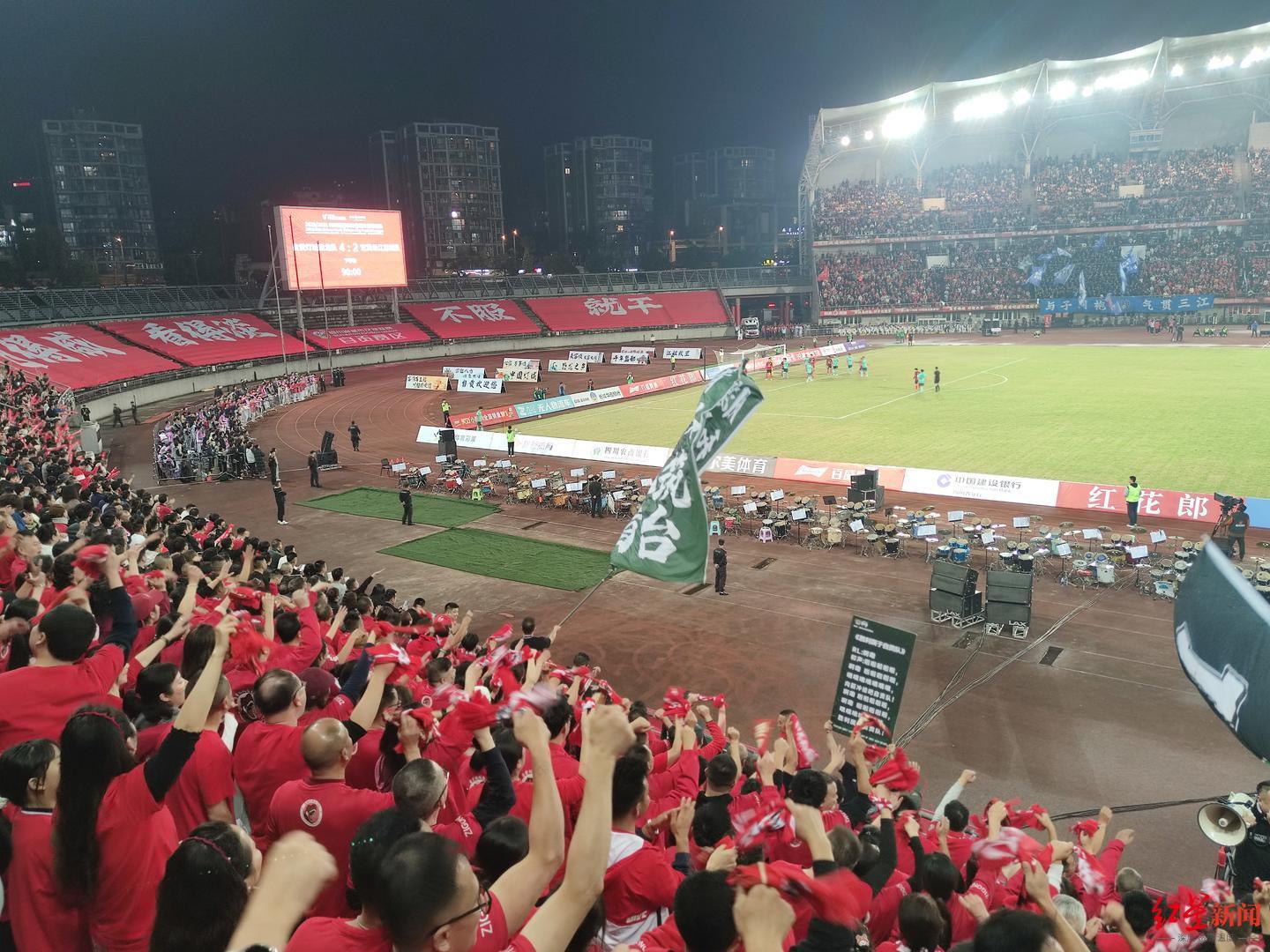 自贡队19分钟从0-2到4-2逆转，四川省城市足球联赛川南赛区炸开锅