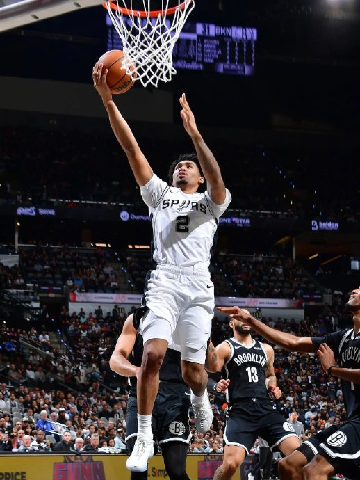 哈珀20分8助攻亮眼，NBA马刺这是翻新还是走样？