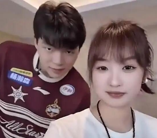 1顿宵夜惹出上万弹幕：CBA打不好就得被扒私生活？杨瀚森冲击NBA也被骂上天