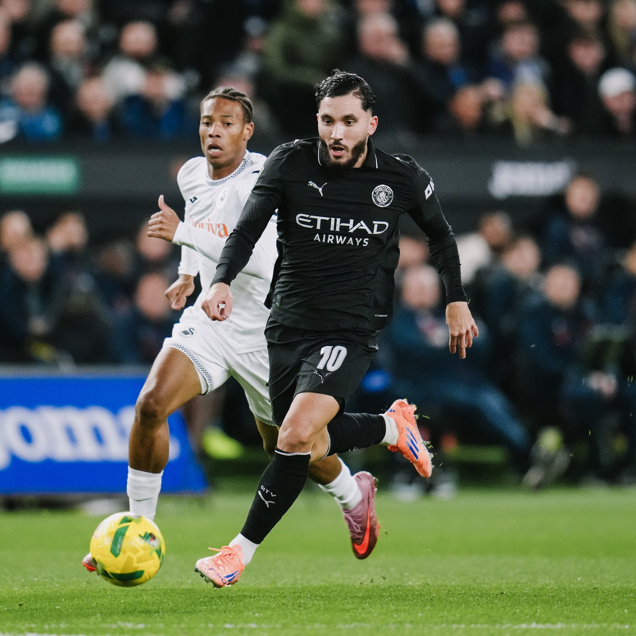 英联杯曼城3-1晋级，谢尔基伤后复出像喝了两口剑南春？英超节奏被瓜迪奥拉盯死