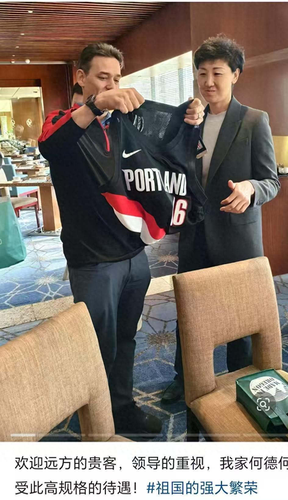 16号秀首月4场场均1.8分，NBA舞台对杨瀚森太狠了？姚明都没这待遇