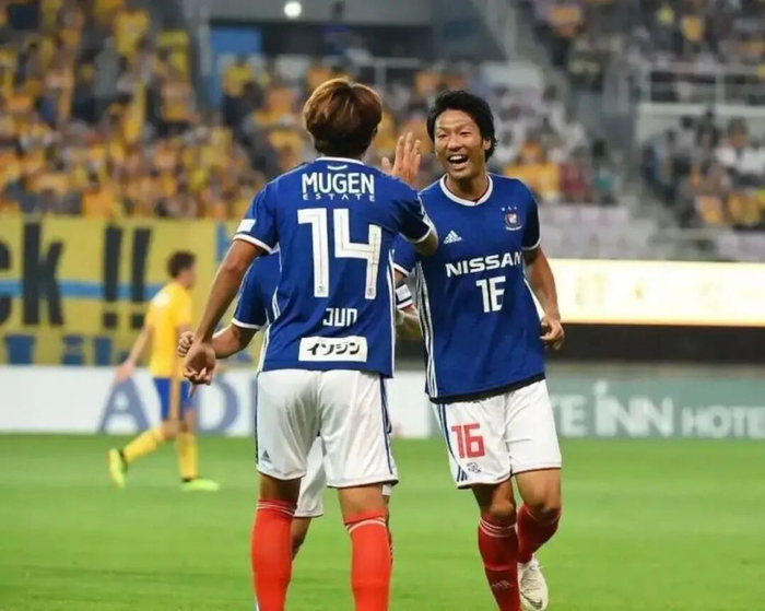 J联赛2026改跨年，亚洲只剩3家自然年，中超和足联别再装睡