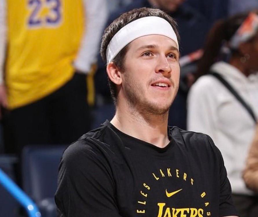 里夫斯场均35.8？NBA湖人是奇迹还是骗局，数字背后的嘴脸有多假