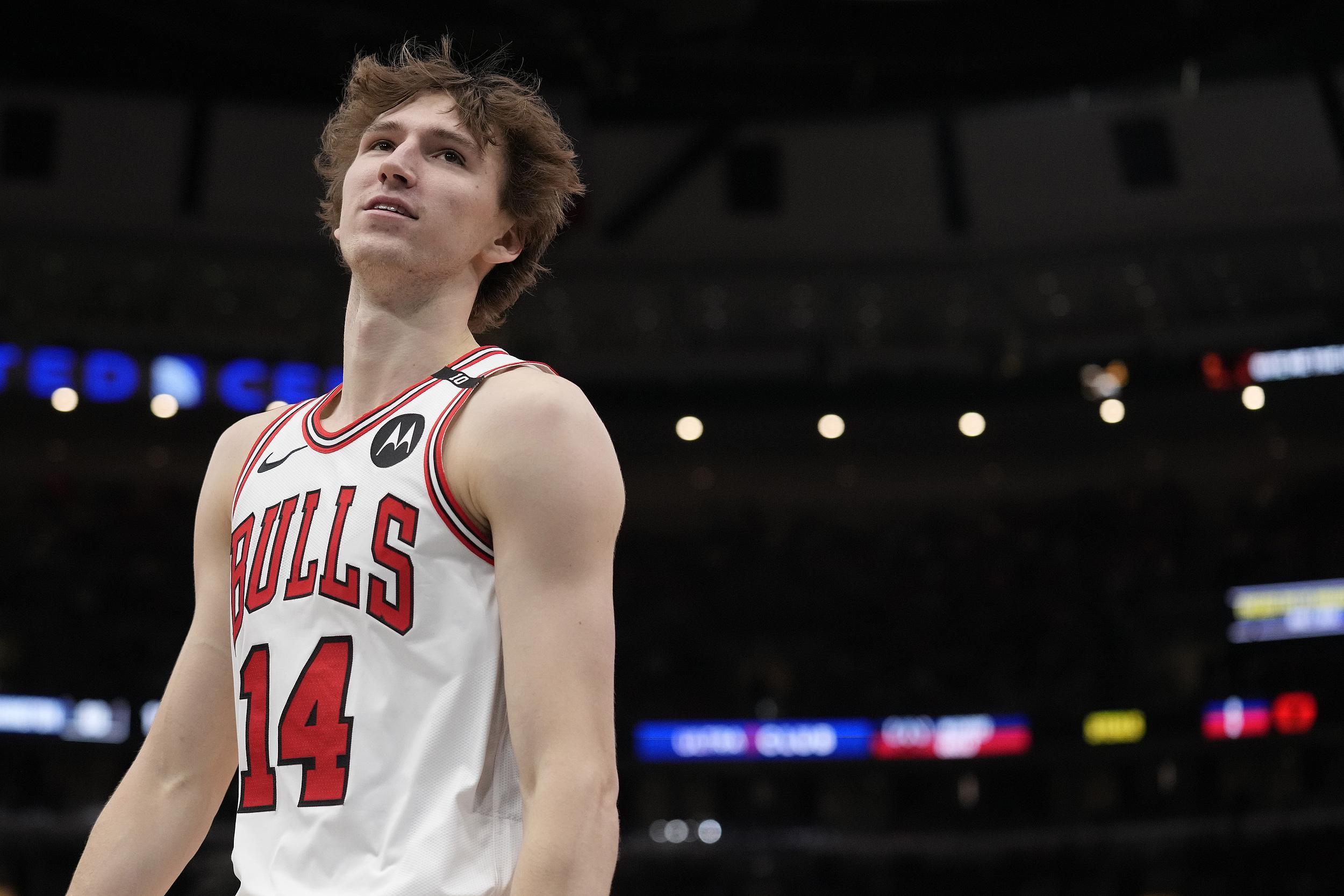 公牛126-113击溃国王，新赛季4连胜守住金身，NBA常规赛布泽利斯27分