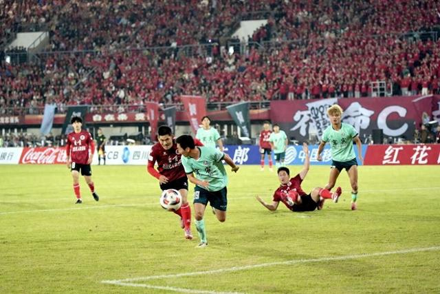 自贡4-2绝杀登顶川南榜首，川超这出戏比英超还会演